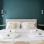 Modern 2 Bedrooms Near Louvre