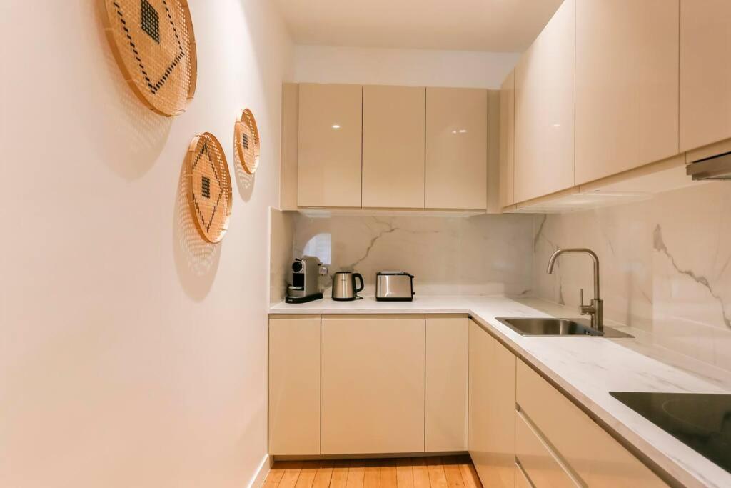 Modern 2 Bedrooms Near Louvre *